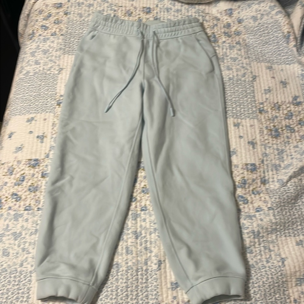Lululemon Loungeful High-Rise Cropped Jogger